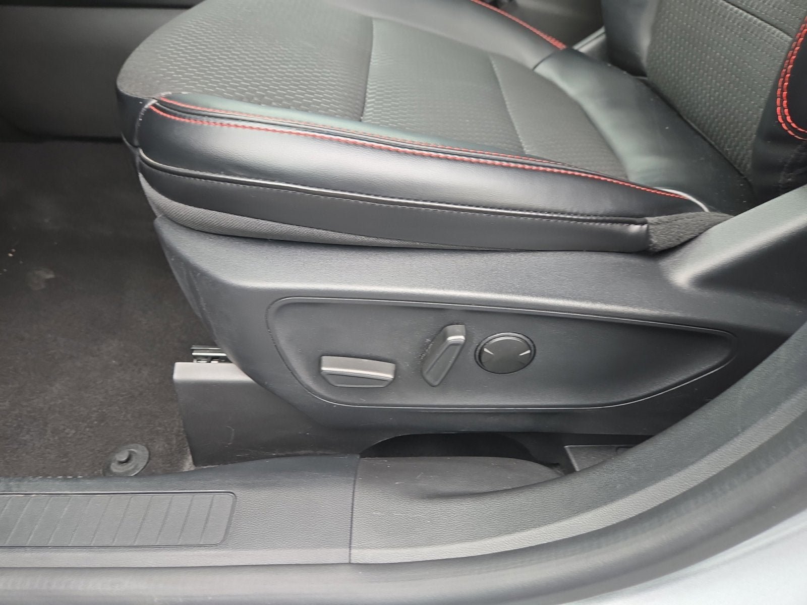 Certified 2024 Ford Escape ST-Line w/ Tech Pack #1 AWD/4WD image 12