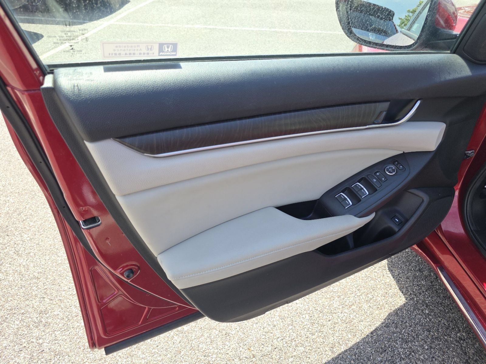 Used 2018 Honda Accord EX image 26