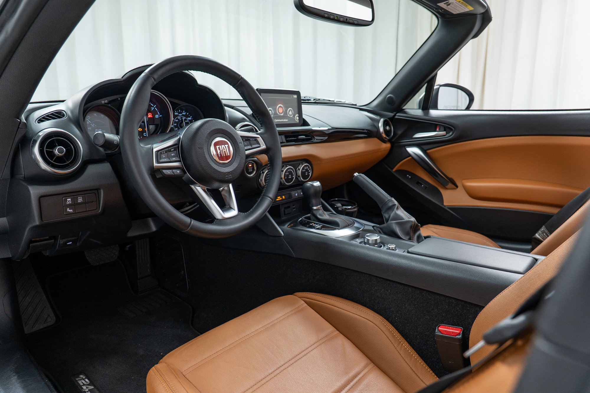 Used 2018 FIAT 124 Spider Lusso w/ Convenience Group image 12