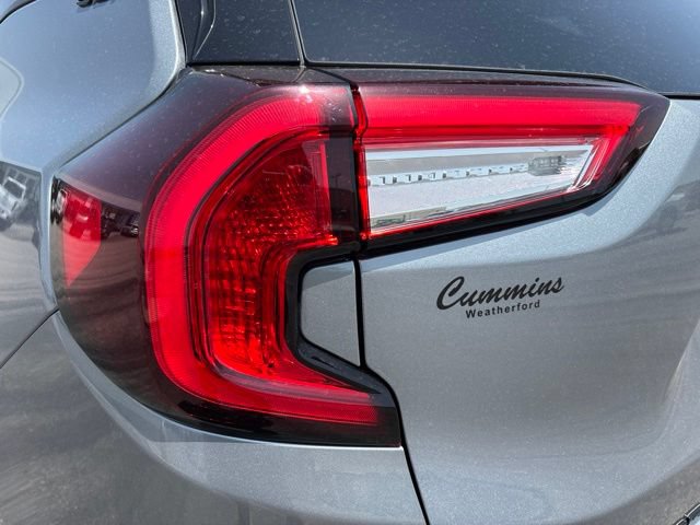 Used 2024 GMC Terrain SLT w/ Tech Package FWD image 11