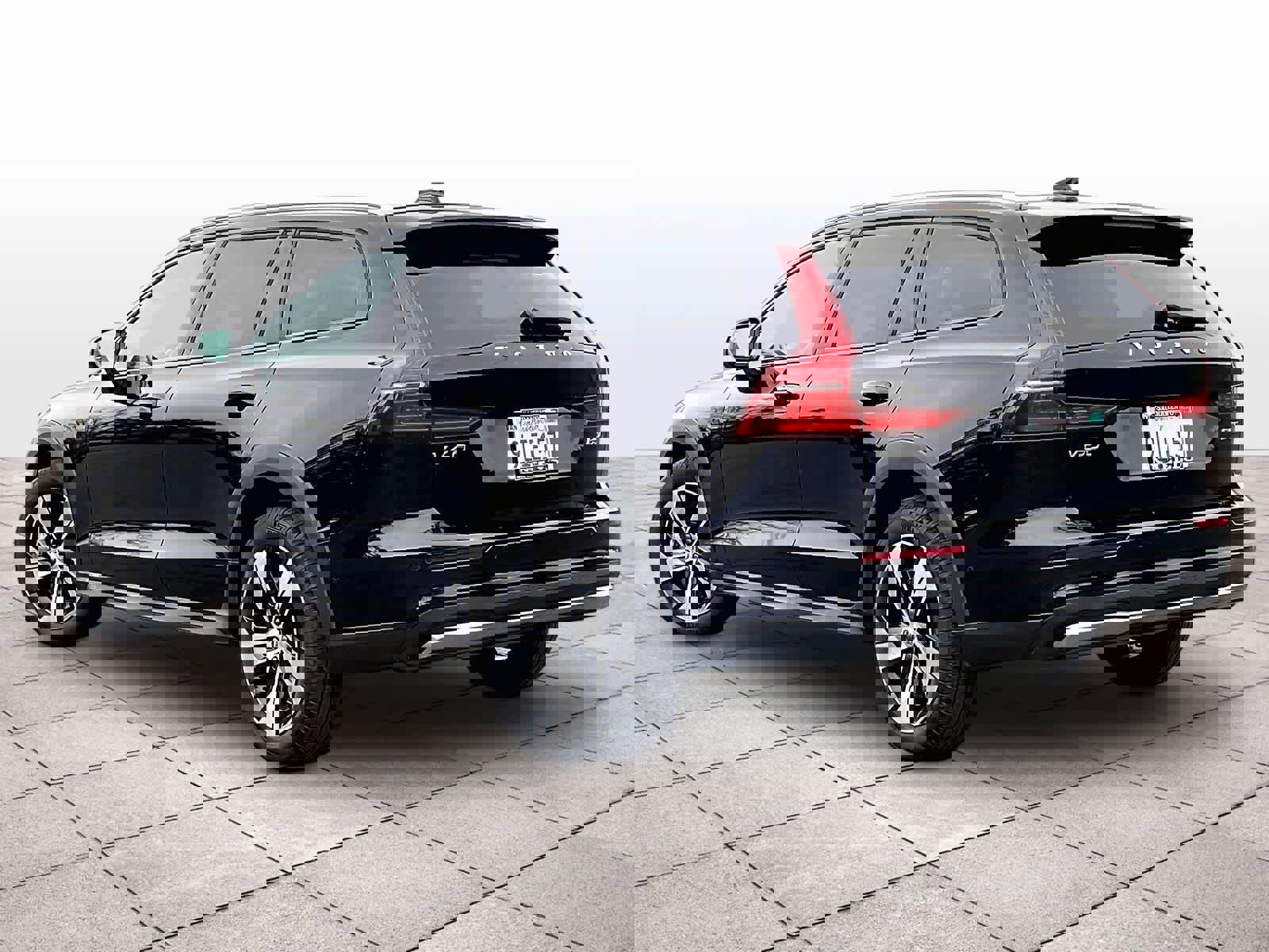 Used 2025 Volvo V60 B5 Cross Country Plus image 15