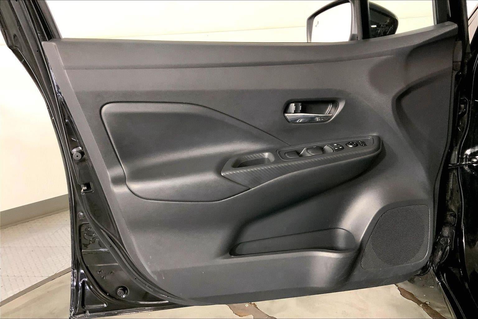 Used 2025 Nissan Versa SV FWD image 18