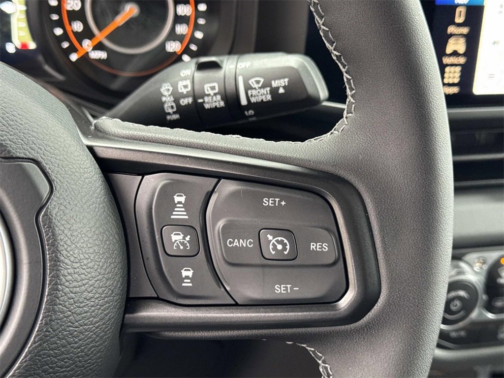 Used 2025 Jeep Wrangler Unlimited Rubicon image 25