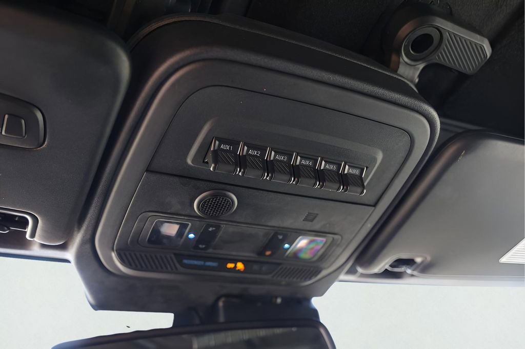 Used 2023 Ford Bronco Wildtrak image 23