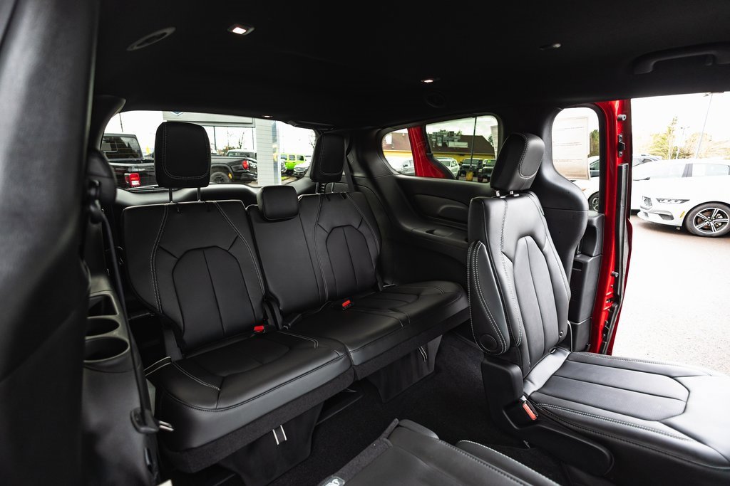 New 2026 Chrysler Pacifica Select w/ S Appearance Package image 33