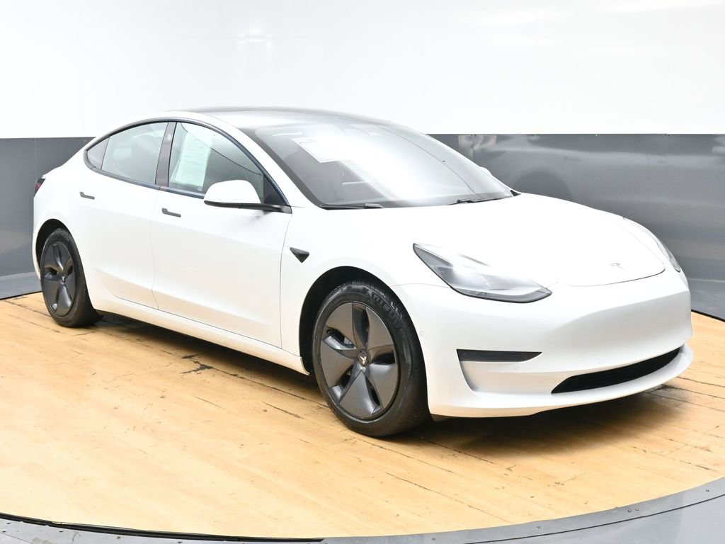 Used 2021 Tesla Model 3 Standard Range Plus image 2
