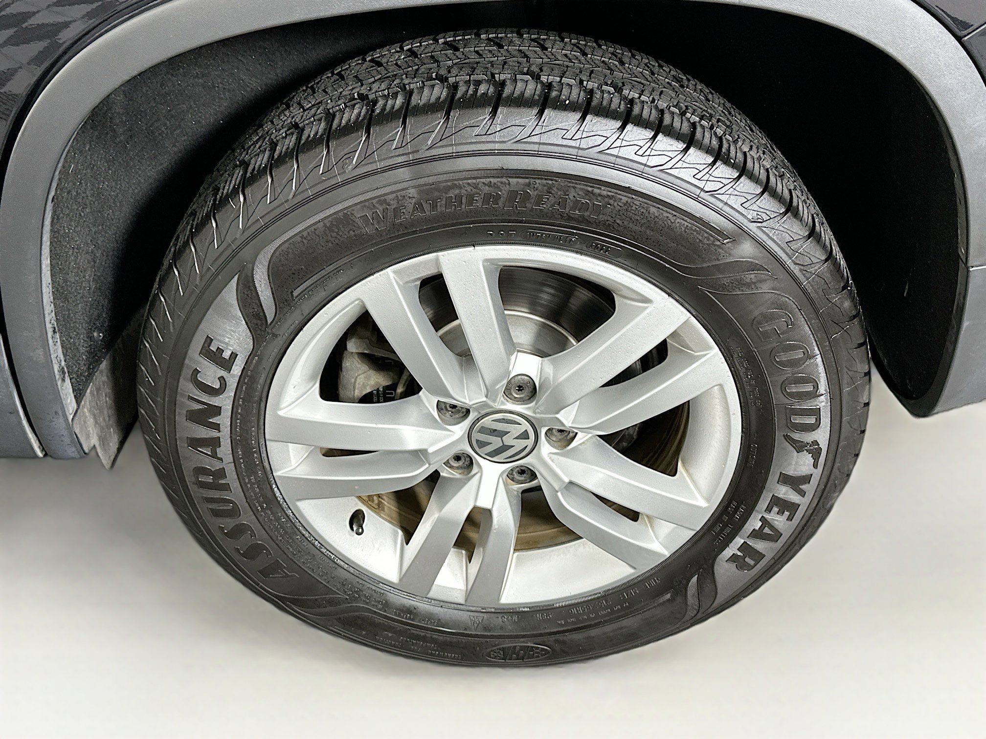 Used 2017 Volkswagen Tiguan S image 11