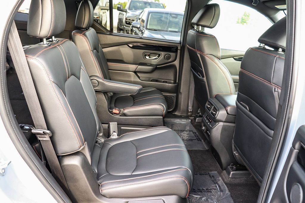 Used 2024 Honda Pilot TrailSport image 19