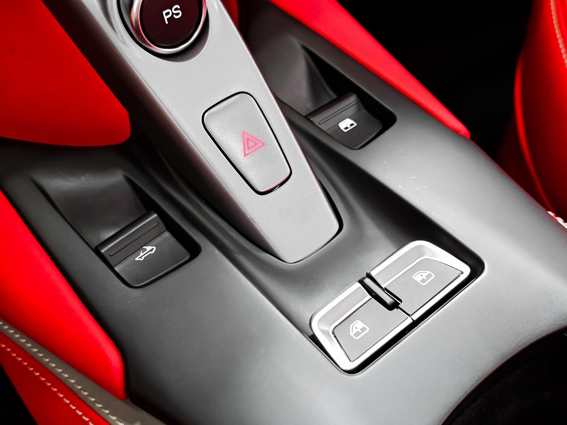 Used 2022 Ferrari 812 GTS image 47