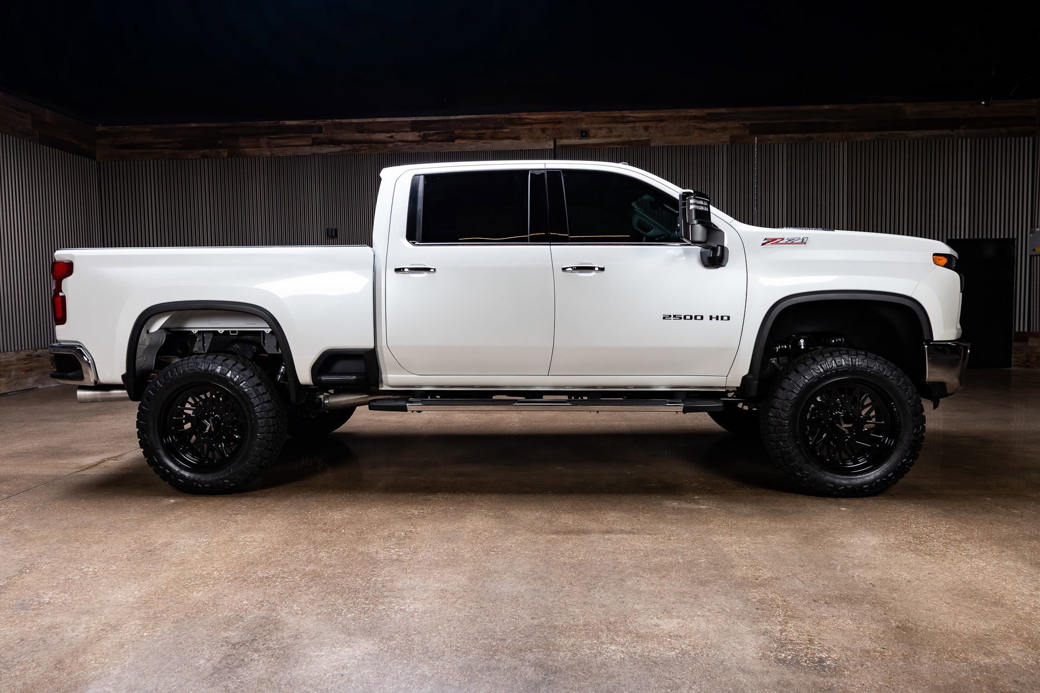 Used 2022 Chevrolet Silverado 2500 LTZ w/ LTZ Plus Package image 11