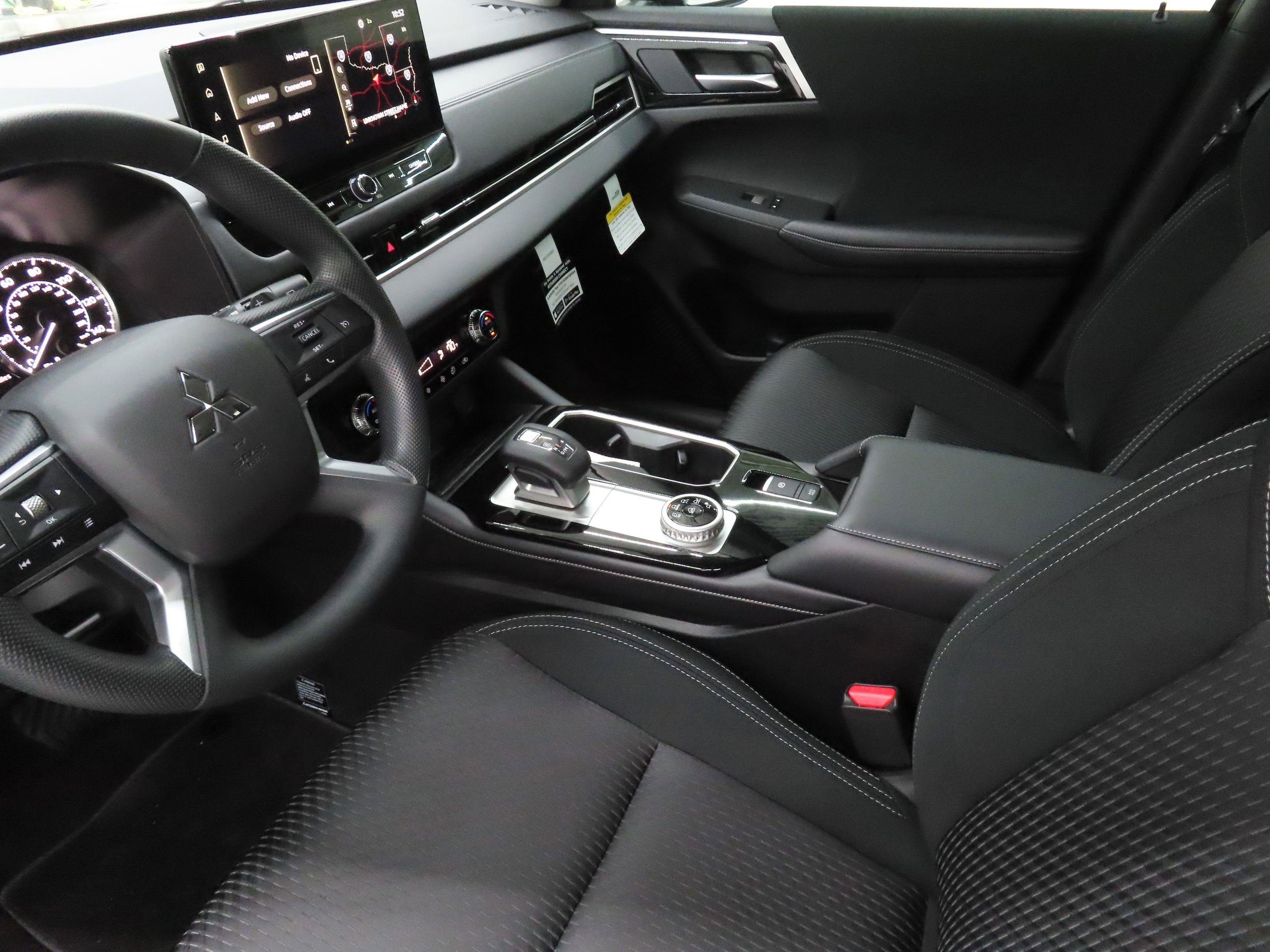 New 2026 Mitsubishi Outlander ES image 20