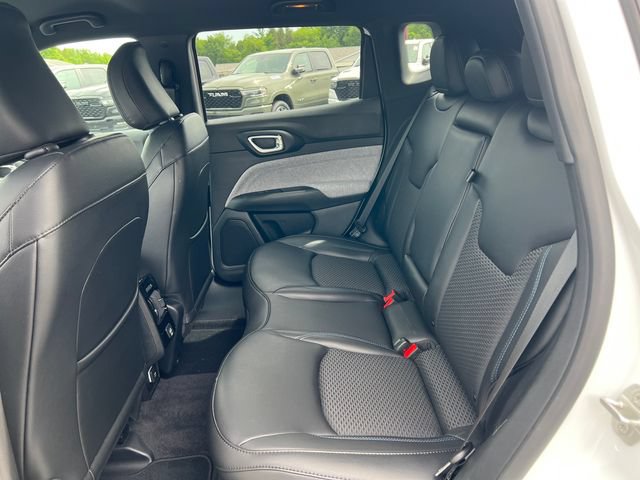 Used 2023 Jeep Compass Latitude AWD/4WD image 5