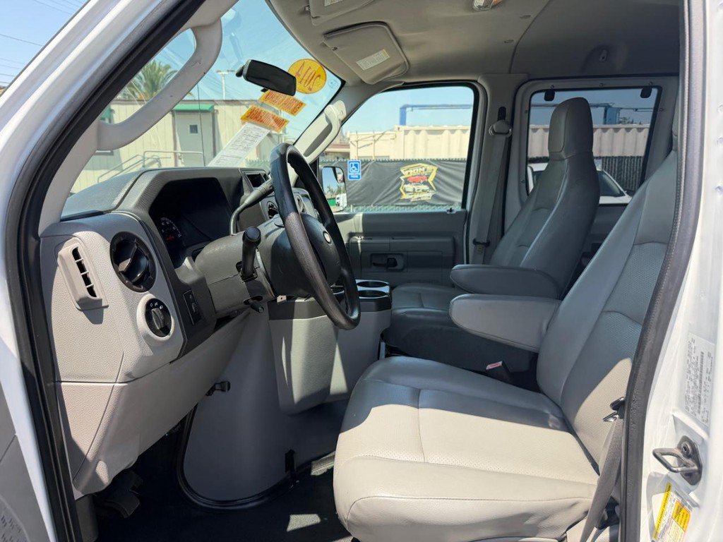 Used 2014 Ford E-150 and Econoline 150 Wagon w/ Power Windows & Locks Group RWD image 17