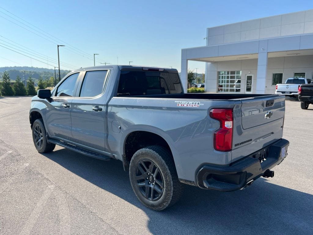 Used 2024 Chevrolet Silverado 1500 LT Trail Boss w/ Convenience Package II AWD/4WD image 3