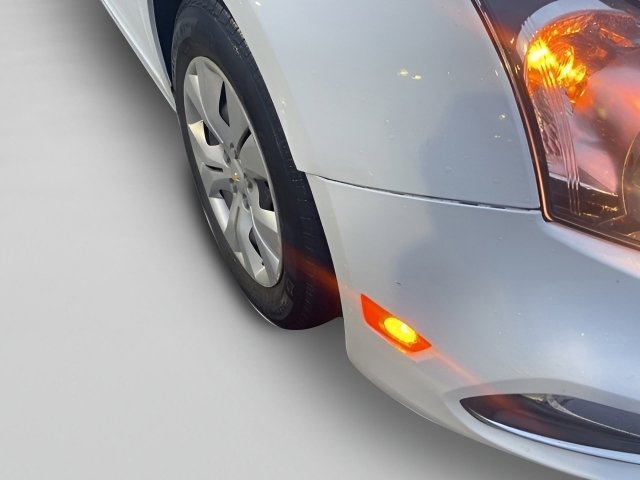 Used 2016 Chevrolet Cruze LS image 8