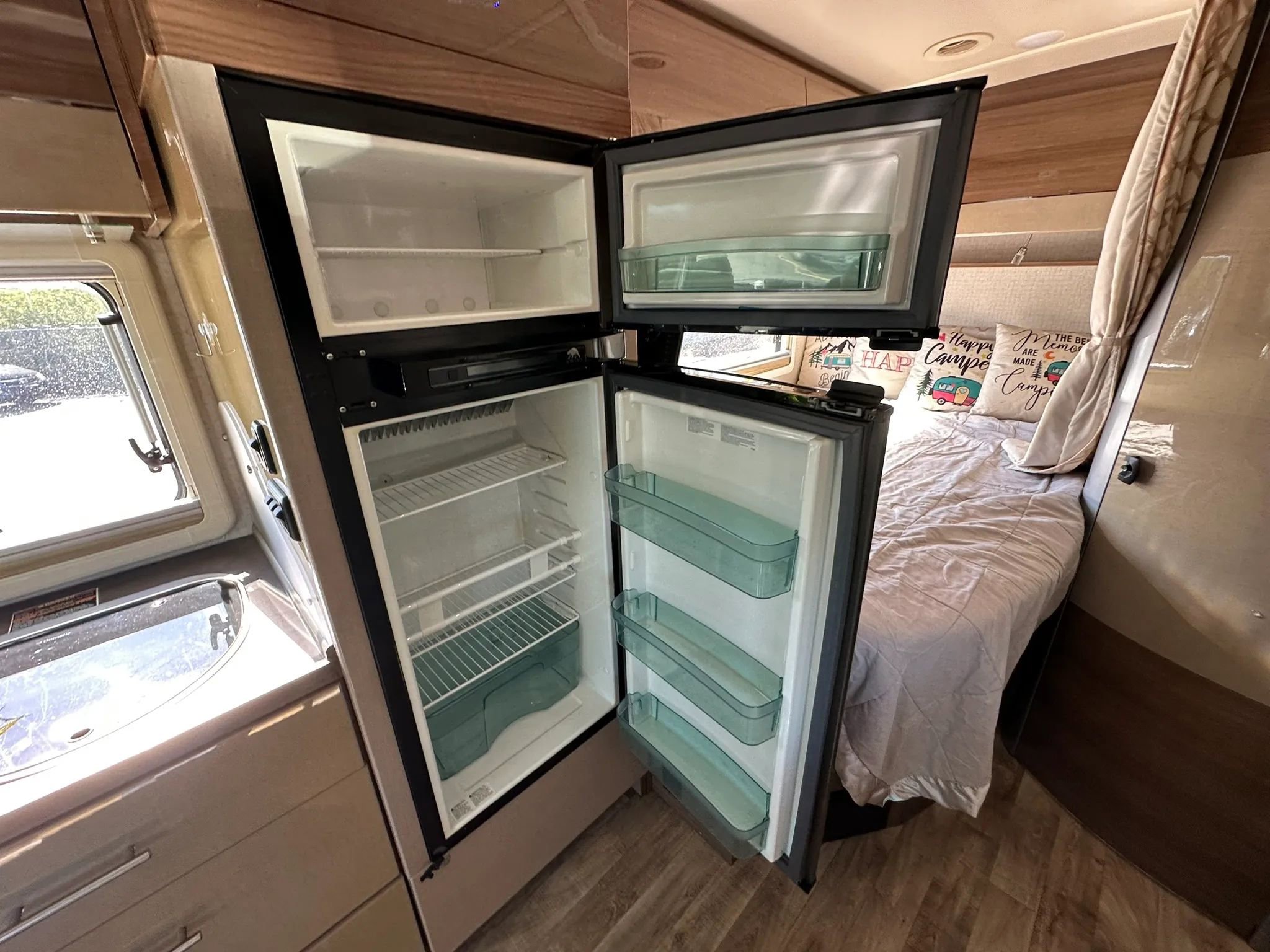 Used 2016 Mercedes-Benz Sprinter 3500 image 26