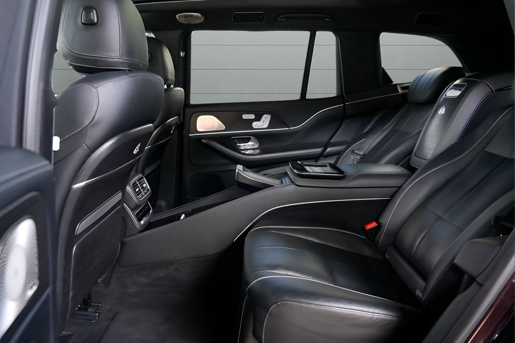 Used 2023 Mercedes-Benz Maybach GLS 600 4MATIC image 31