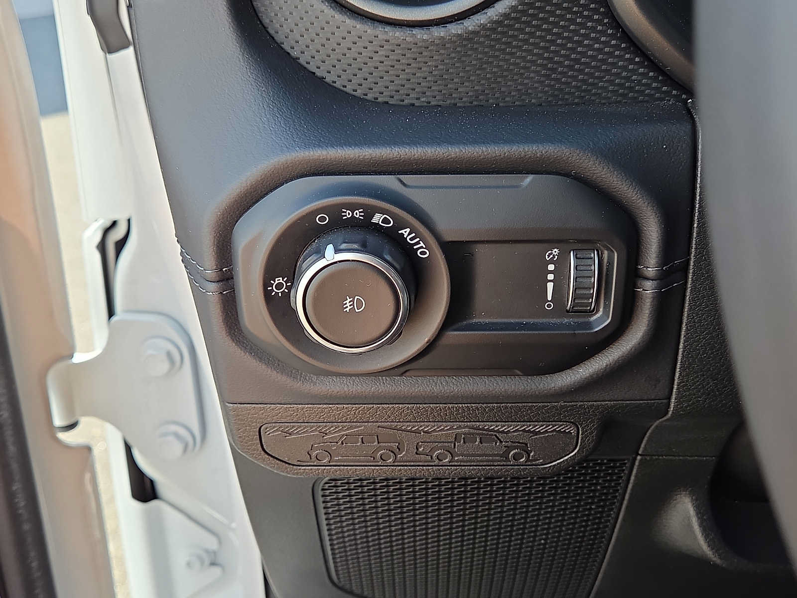 Used 2025 Jeep Wrangler Unlimited Rubicon AWD/4WD image 25