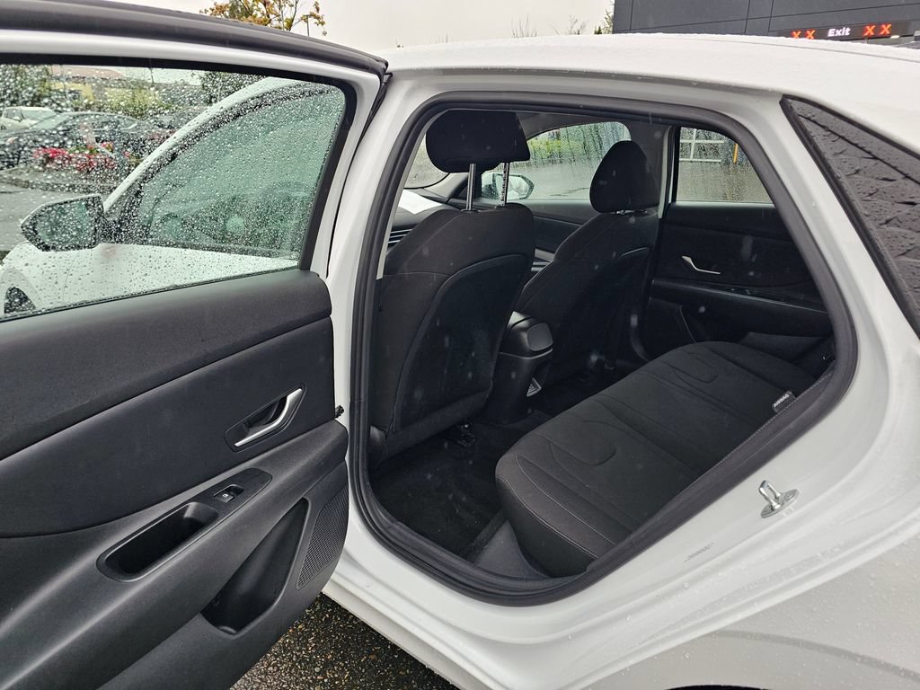 Used 2024 Hyundai Elantra SEL FWD image 11