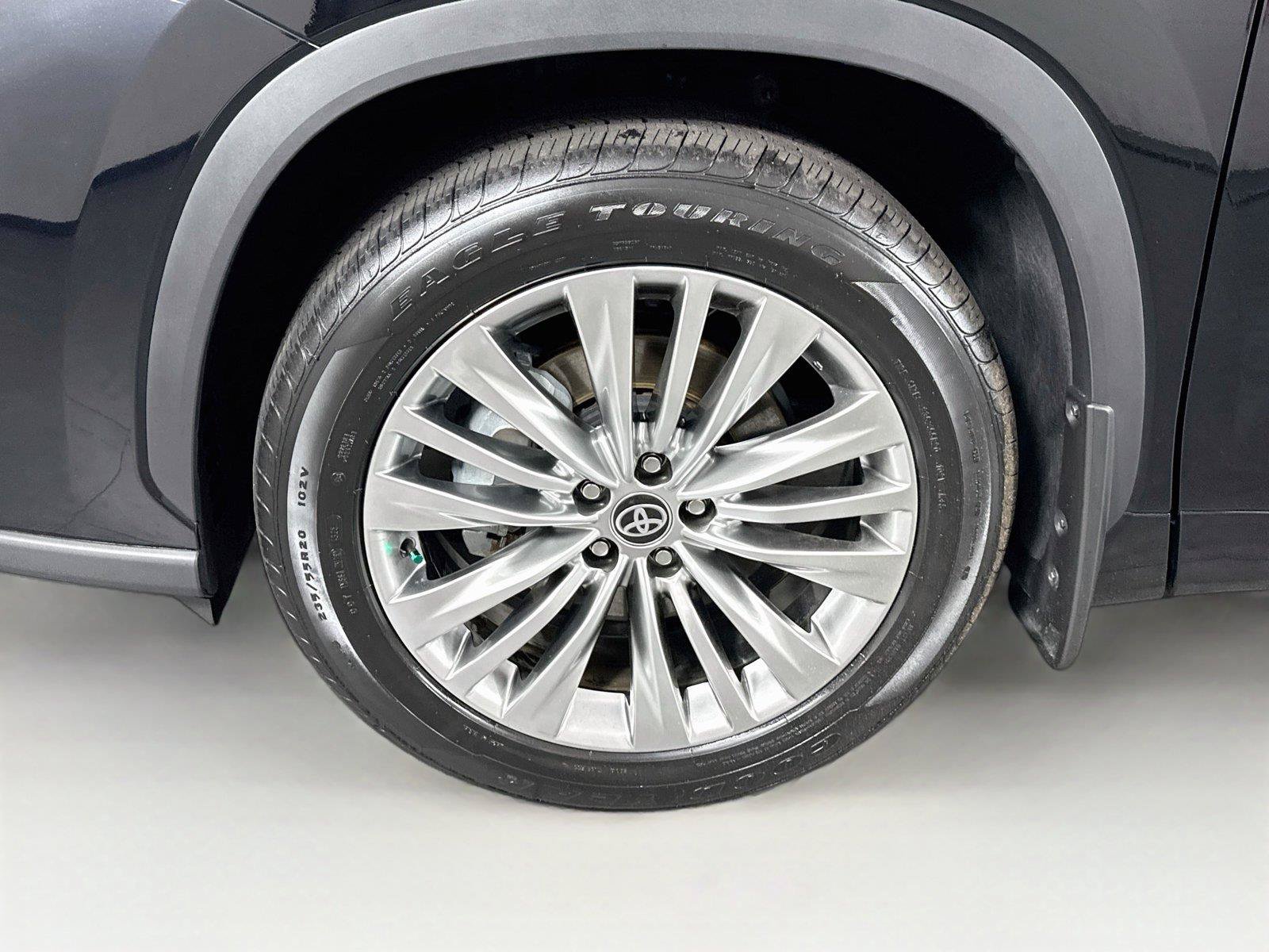 Certified 2025 Toyota Highlander Platinum AWD/4WD image 66