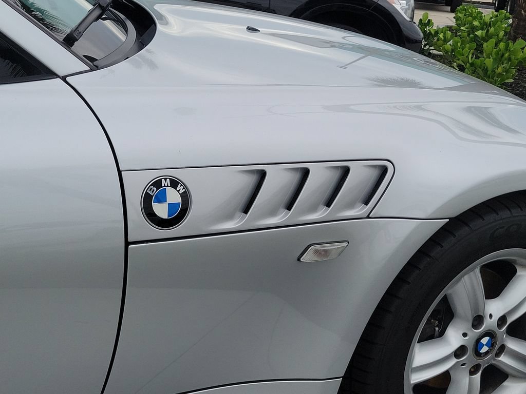 Used 2000 BMW Z3 2.5i RWD image 9