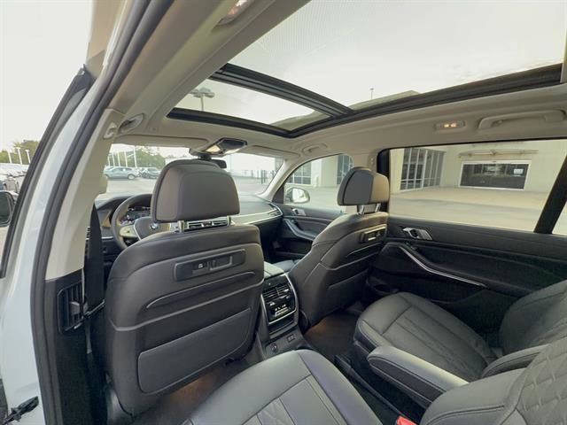 Used 2022 BMW X7 xDrive40i w/ Executive Package AWD/4WD image 31