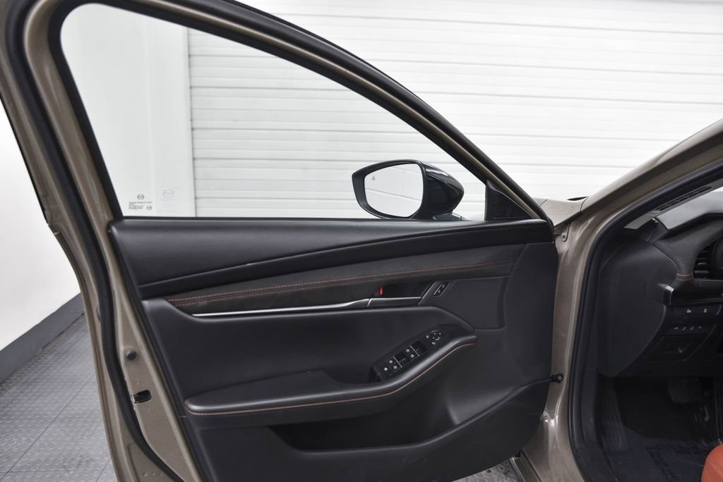 Used 2024 MAZDA MAZDA3 s image 9