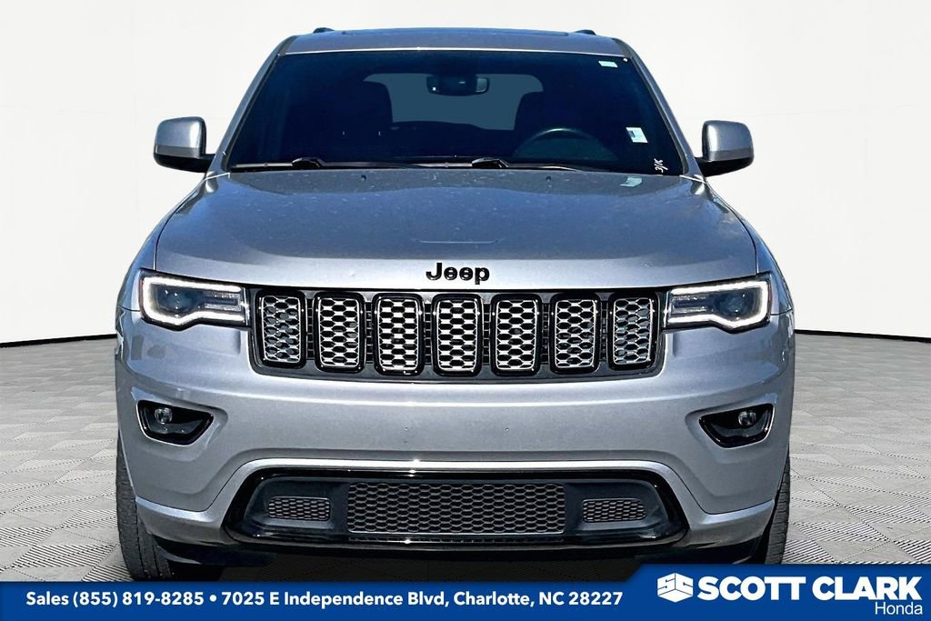 Used 2020 Jeep Grand Cherokee Altitude image 2