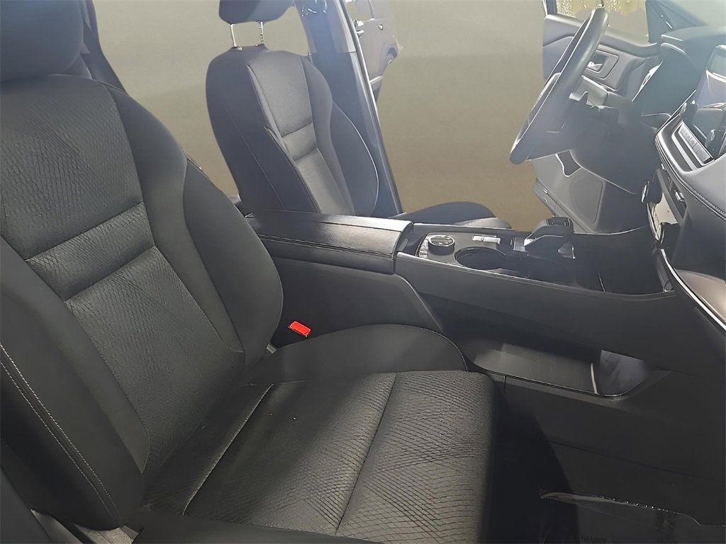 Used 2024 Nissan Rogue SV image 20