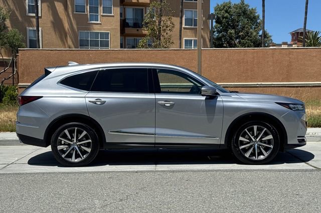 Used 2025 Acura MDX w/ Technology Package image 3