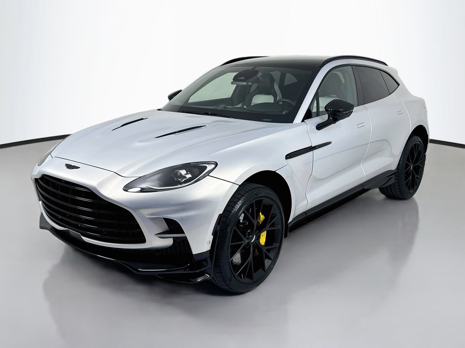 Used 2026 Aston Martin DBX 707 AWD/4WD image 3