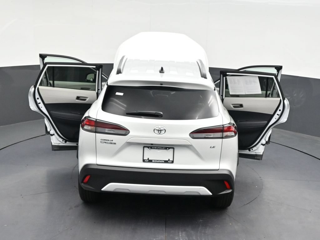 Used 2026 Toyota Corolla Cross LE FWD image 37