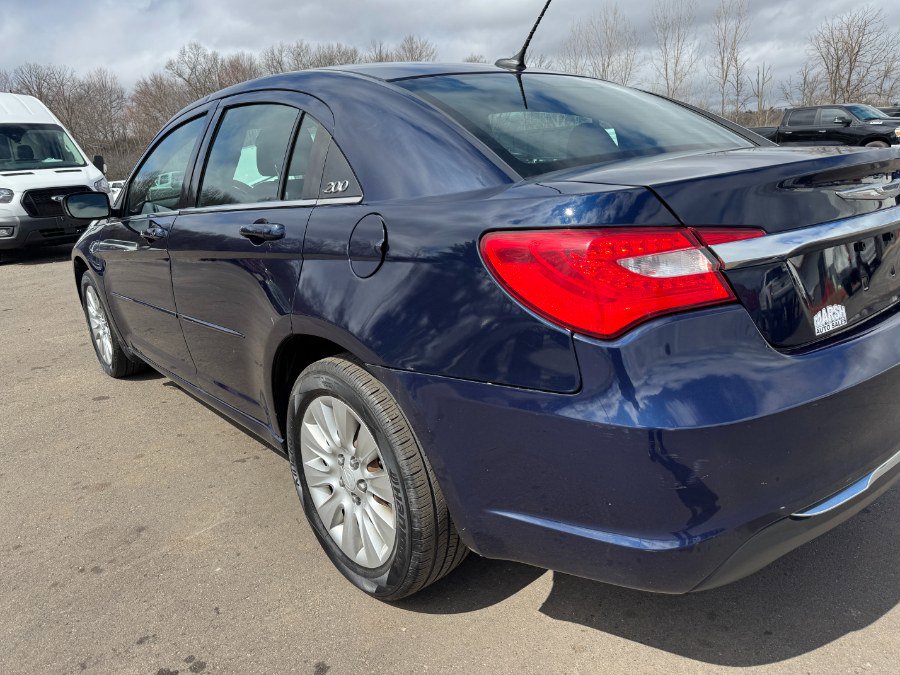 Used 2014 Chrysler 200 LX image 10