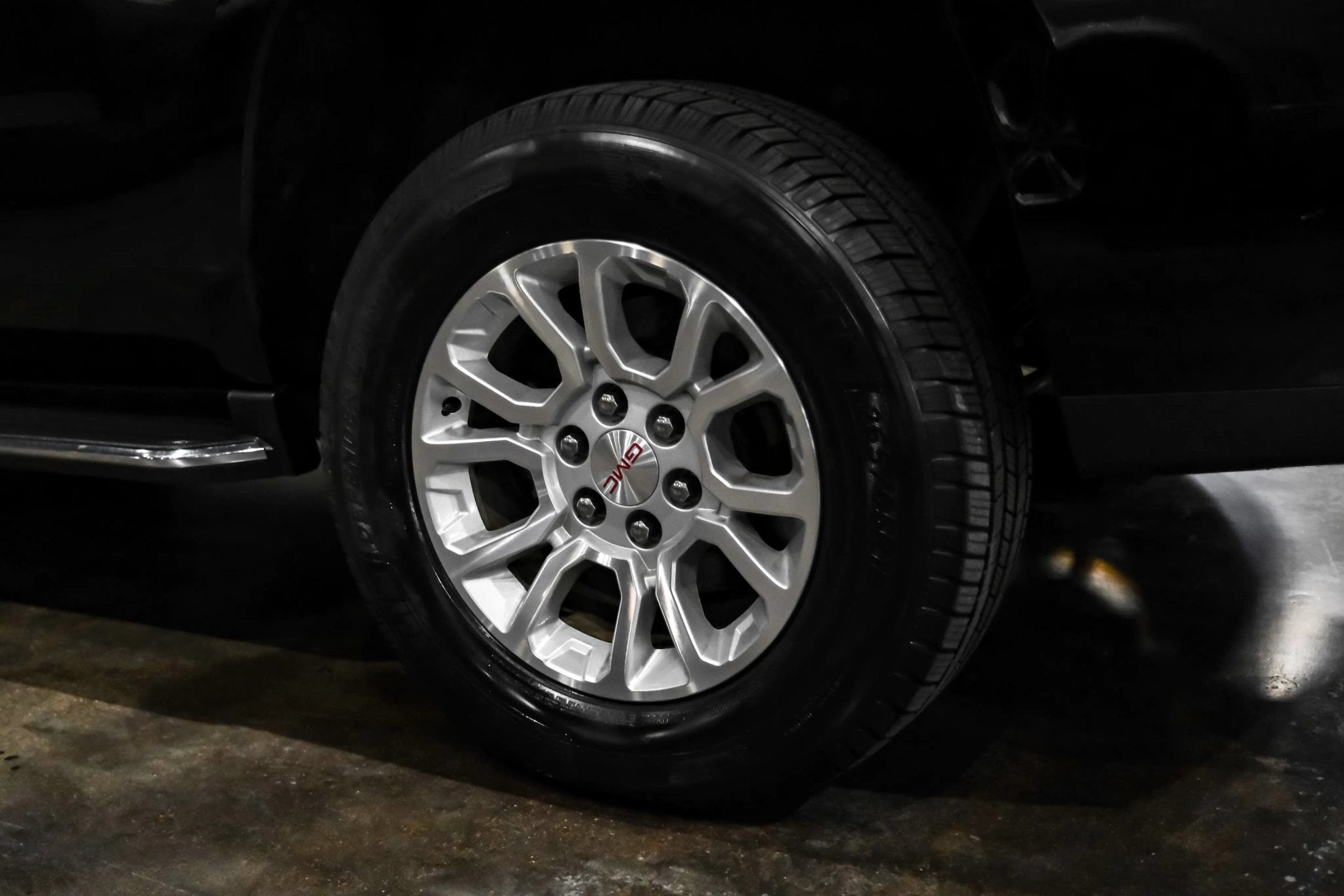 Used 2020 GMC Yukon SLT w/ Open Road Package AWD/4WD image 59