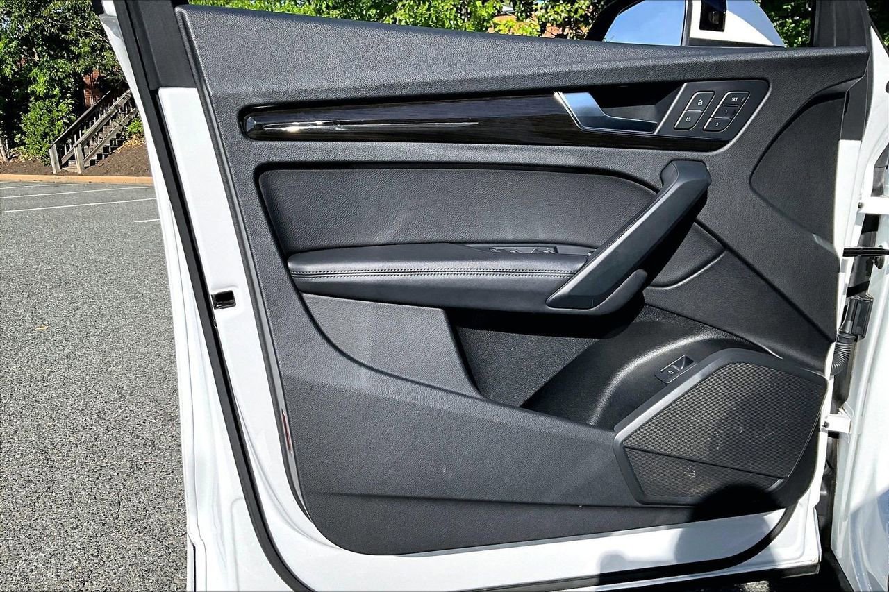 Used 2019 Audi Q5 2.0T Premium Plus w/ Premium Plus Package AWD/4WD image 27