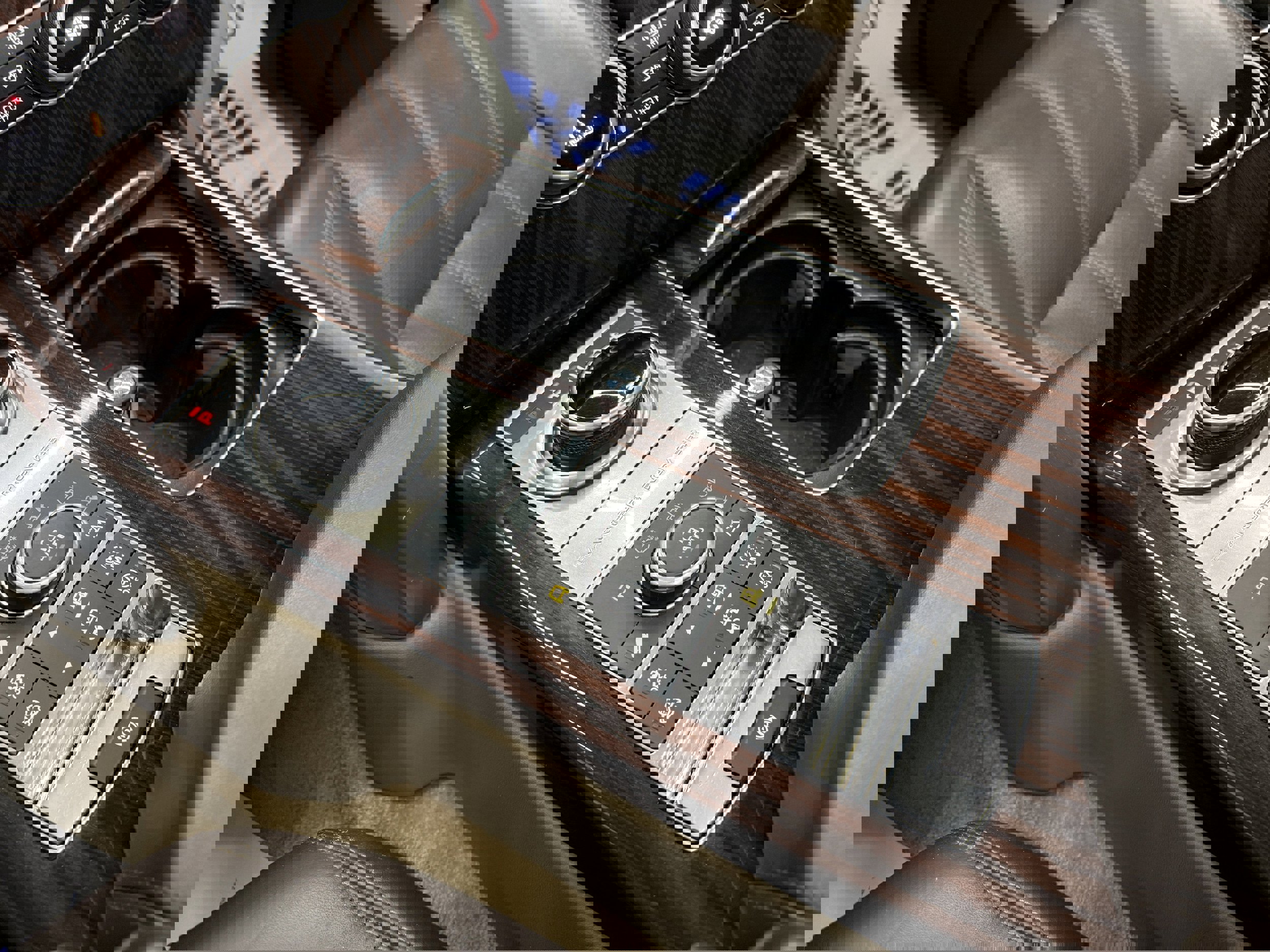 Used 2017 Land Rover Range Rover Supercharged image 18