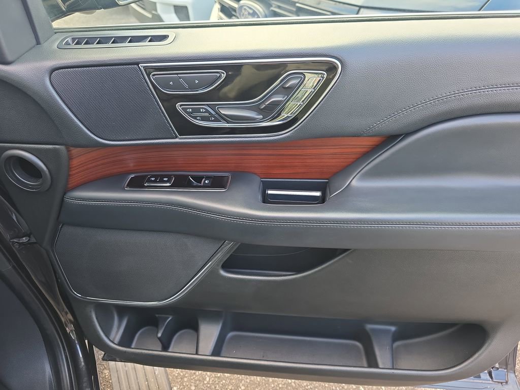 Used 2023 Lincoln Navigator Reserve image 43