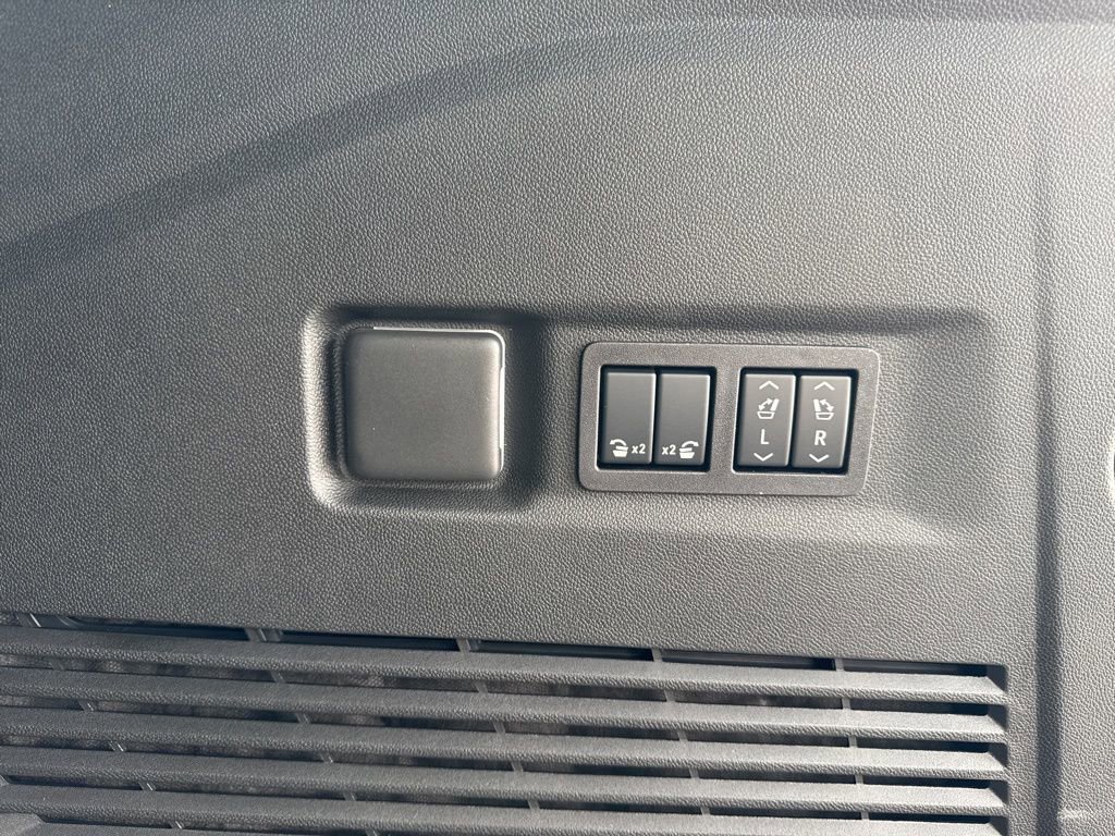 New 2026 GMC Yukon XL Elevation image 36