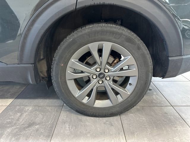 Used 2023 Ford Explorer XLT w/ Equipment Group 202A AWD/4WD image 6