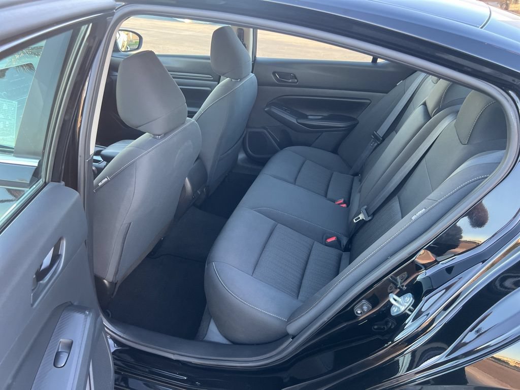 Used 2025 Nissan Altima 2.5 SV FWD image 23