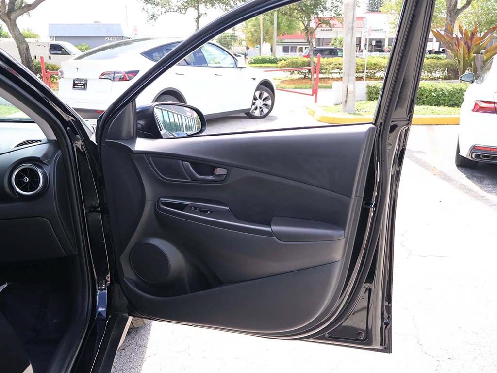 Used 2023 Hyundai Kona SEL w/ Cargo Package AWD/4WD image 23
