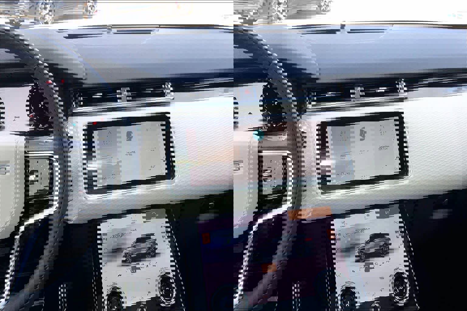 Used 2023 Land Rover Range Rover Velar R-Dynamic S image 6