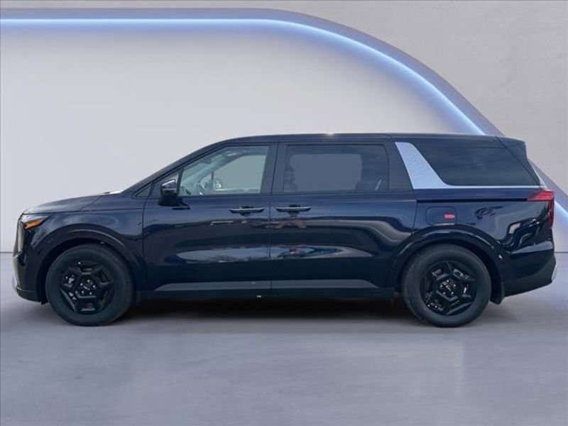 New 2026 Kia Carnival LXS image 6