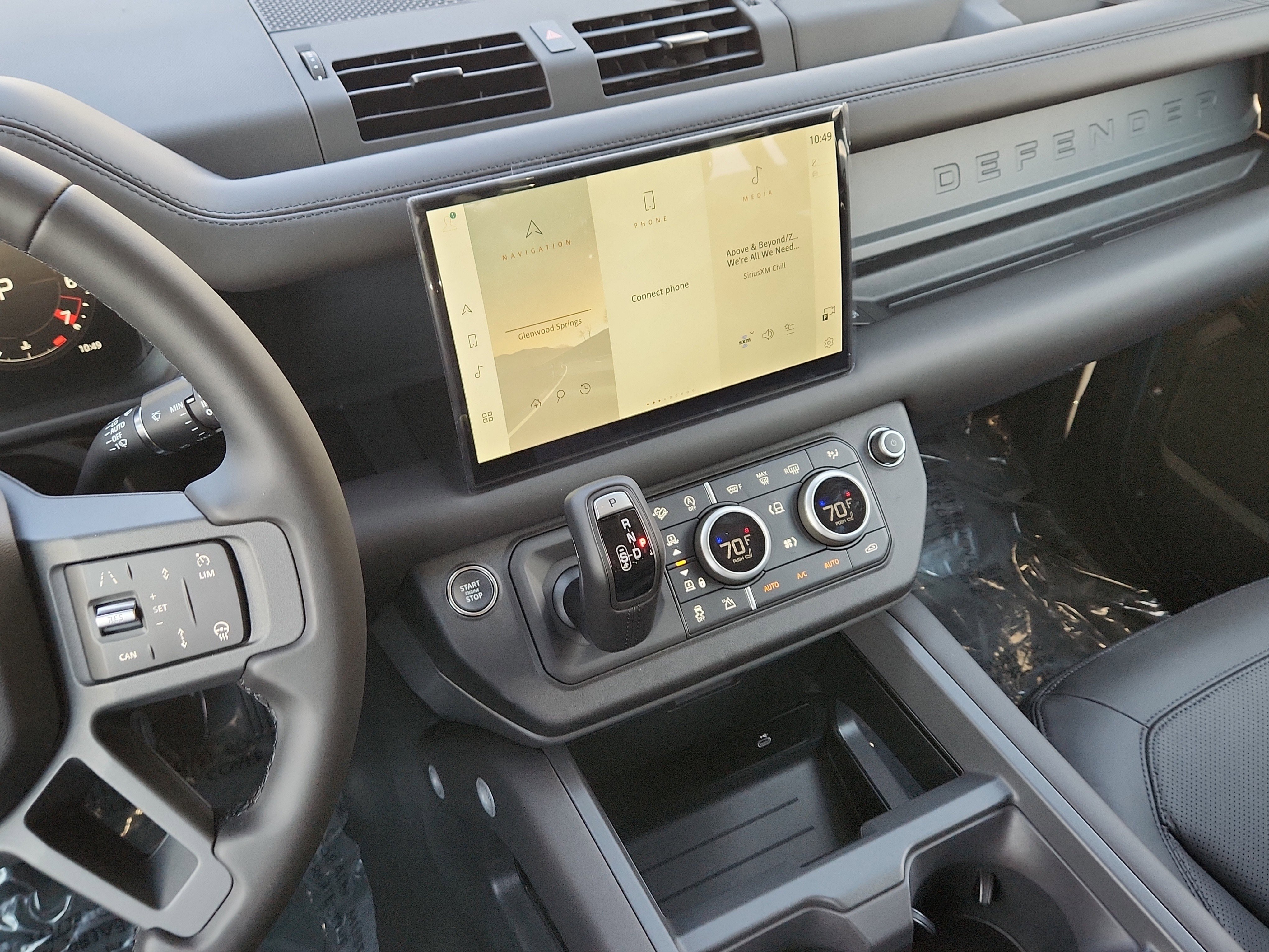 New 2025 Land Rover Defender 110 X-Dynamic SE image 14