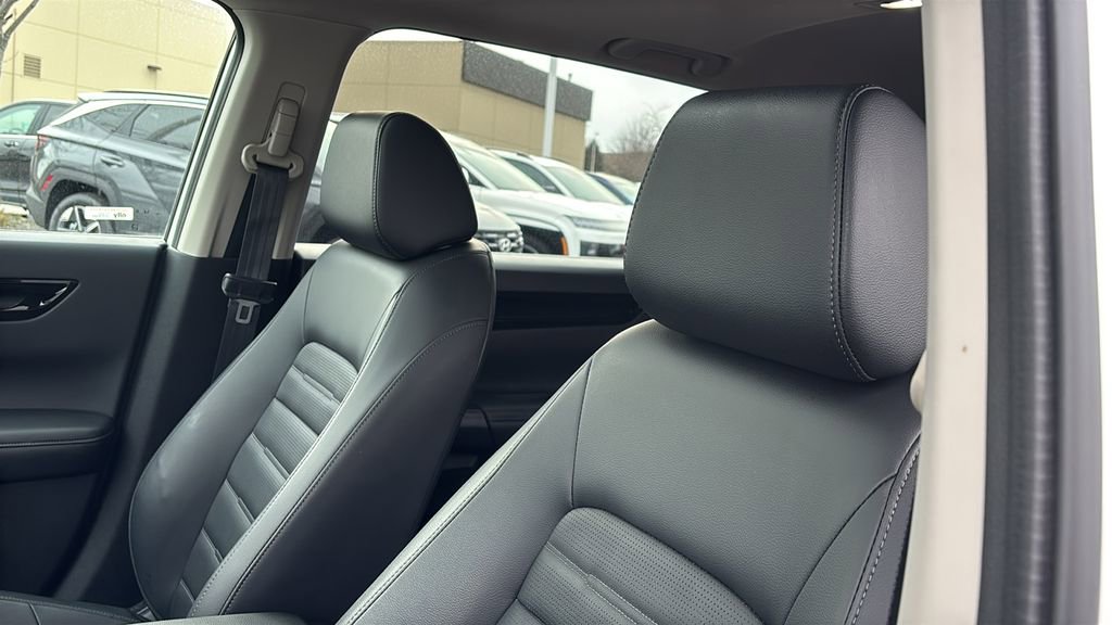 Used 2024 Honda CR-V EX-L image 25