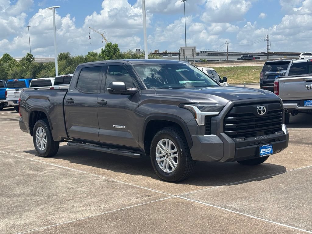 Used 2022 Toyota Tundra SR5 w/ Convenience Package RWD image 5