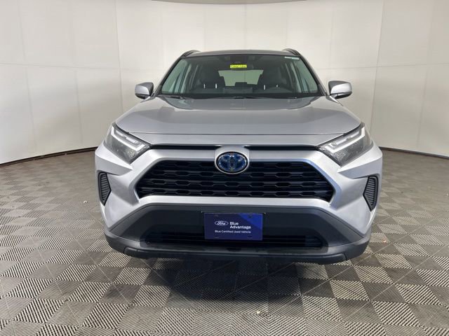 Used 2023 Toyota RAV4 LE AWD/4WD image 2