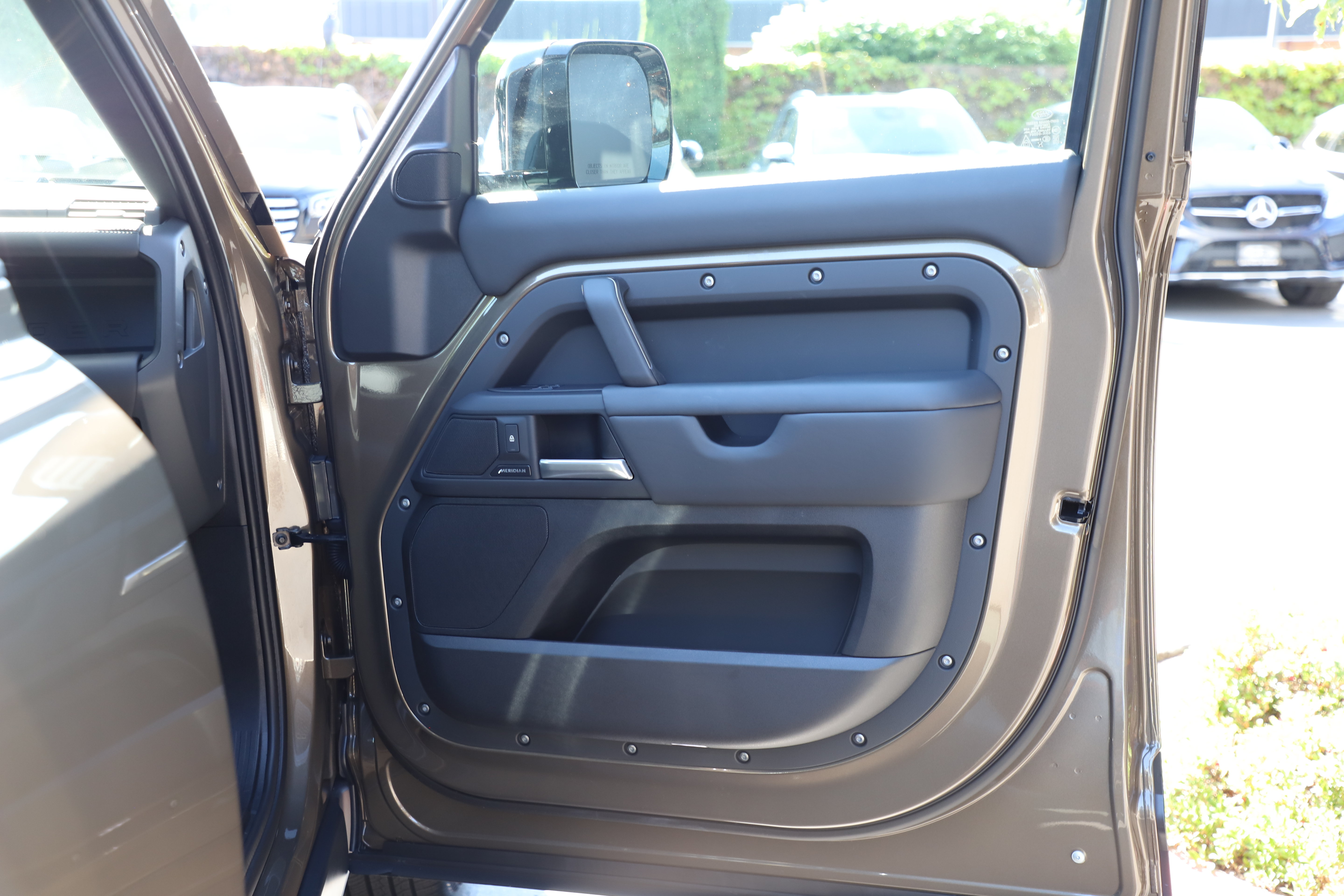 Certified 2025 Land Rover Defender 110 S AWD/4WD image 9