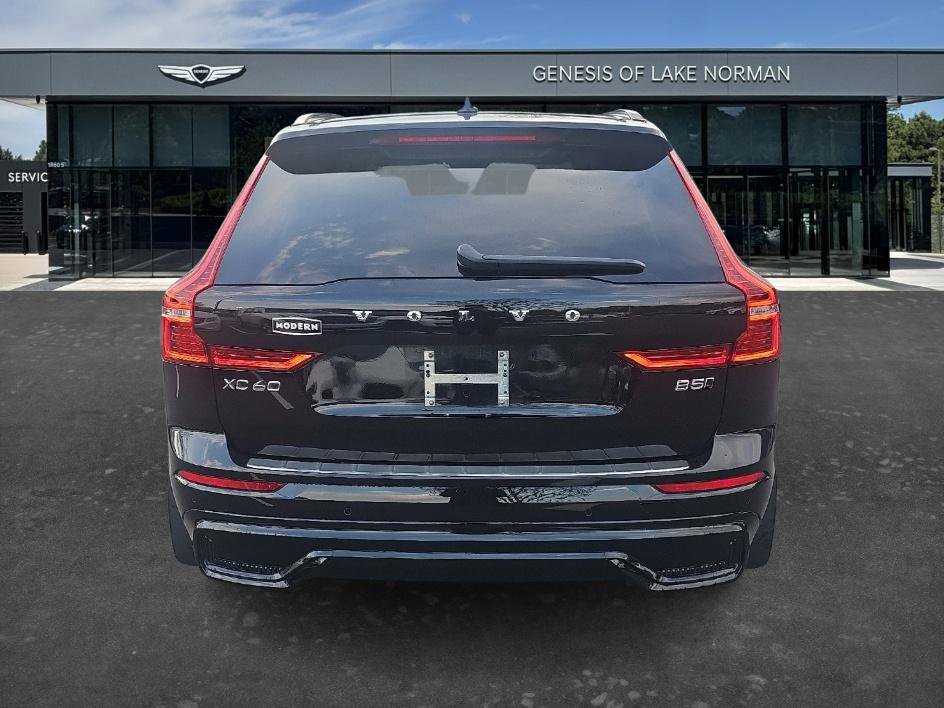 Used 2024 Volvo XC60 B5 Plus w/ Protection Package Premier image 8