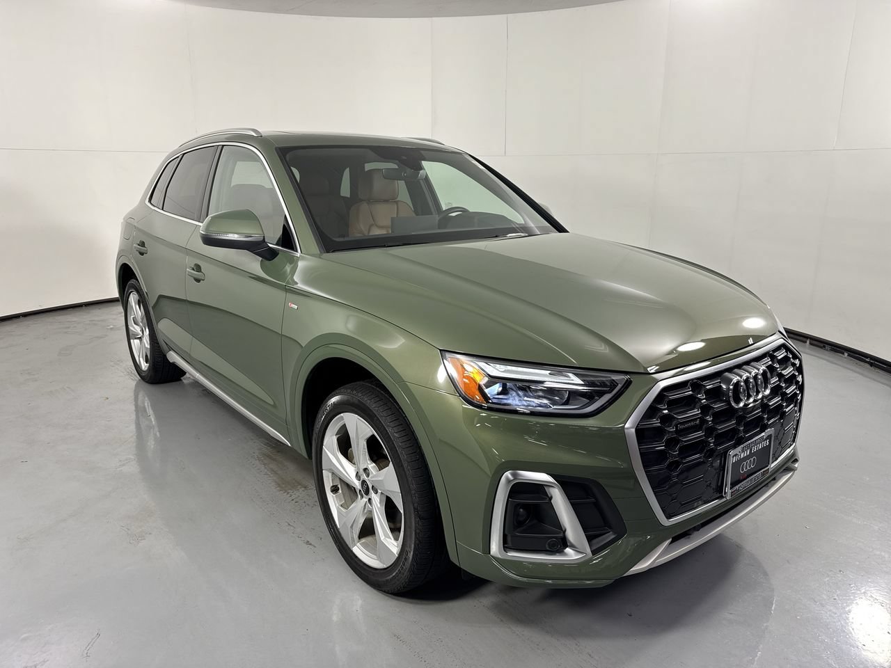 Used 2023 Audi Q5 2.0T Premium Plus w/ Premium Plus Package AWD/4WD image 3